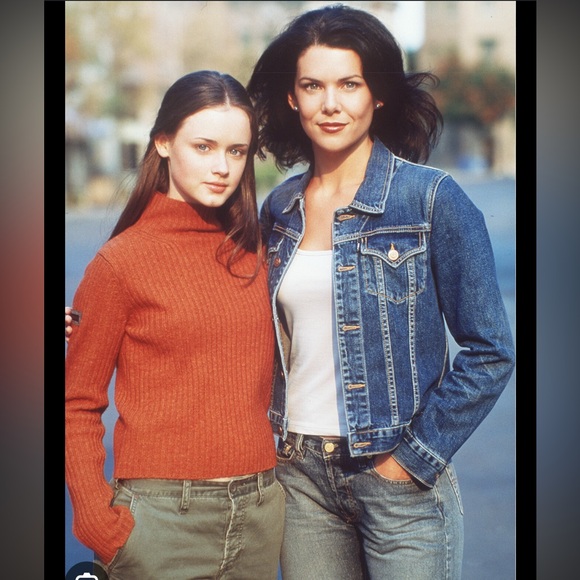 ASO Gilmore Girls Rory’s iconic orange sweater alt M - Picture 7 of 12
